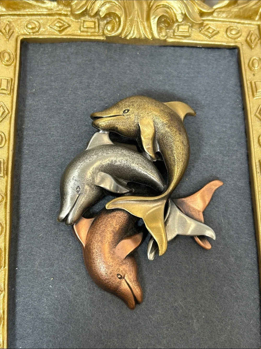 K&T elegant dolphin